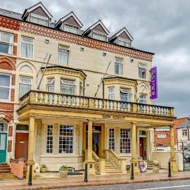 Empire Hotel