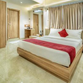 The Grand Murli Hotel, City Light Road, Surat, hotel em Surate