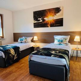 Viesnīca Workers Lodge für 4-14 Pers, Parkplatz, Wlan, Einzelbetten pilsētā Gundersheim