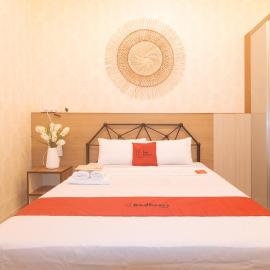 RedDoorz Premium at Regency Sunset Hotel