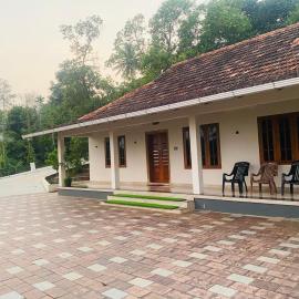 HappyDays HomeStay Wayanad, hótel í Chegāt