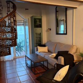Dúplex en complejo turístico Puente del Rey، فندق في إل روثيو