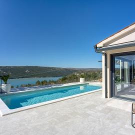 Villa Laguna Blu, hotel in Trget