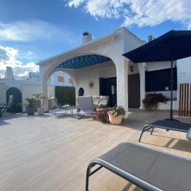 Luxury bungalow in Dehesa de Campoamor 900 meters from the beach