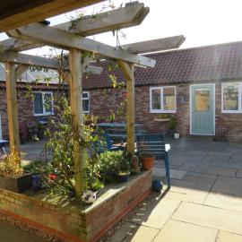 The Stables At Eastmoor Farm Large Luxury 2 Bed Cottage with Big Family Bedroom Dog Friendly Secure Gardens and Free Parking Free WiFi, hotel in Bridlington