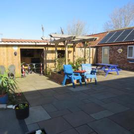 The Feed Room At Eastmoor Farm Fully Renovated Fully Equipped 2 Bed Luxury Mews Cottage 1 Mile from the Beach, hotel in Bridlington