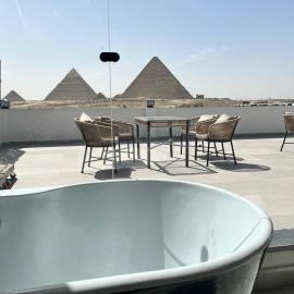 Pyramid hotel