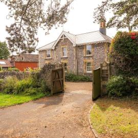 The Mews Flat, near Clifton Suspension Bridge with off-street parking