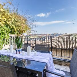Orione House in Borgo Medievale con giardino