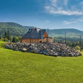 Osada Poli Zawoja - Panoramiczny Domek z Prywatną Balią i Hydromasażem, Hotel in Skawica