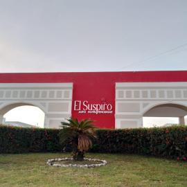 Hospedaje El Suspiro، فندق في El Faisán