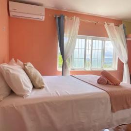 Skyline Suites Villa and Spa โรงแรมในมอนเทโกเบย์