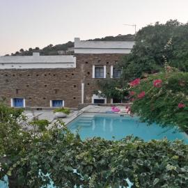 Anezas Mansion stone-built traditional villa
