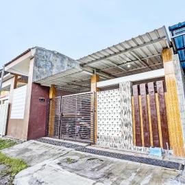 Hotel O Sobat Ijen HomestayNearSungai Prengsengan، فندق في Rogojampi