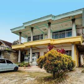 Hotel O Penginapan Aina Syariah, Hotel in Selerong