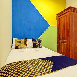 Hotel O Pacar Guesthouse, hotel v mestu Pekalongan
