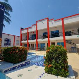 Bora Beach Club، فندق في ميلغار