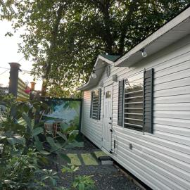 Tiny wooden home, hotel i Vega Baja