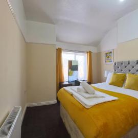 Havana Lodge, Specious 4 Bedroom House, Free High Speed WI-FI, Free On-Street Parking, Fully Equipped Kitchen, Ideal for Groups and Workers, hotel in Elswick