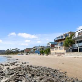 Absolute Waterfront Only 15 minutes From Hobart, hotel u gradu Howrah