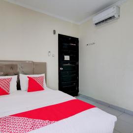 Hotel O Raya Guest House Syariah