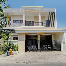 Yogyakarta में, होटल OYO Life 92935 Ayu Kost Eksklusif
