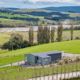 Strathvale River Cottage - Winton Holiday Home, Hotel in Winton