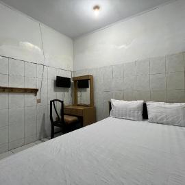Hotel O Kost Stan، فندق في امبون
