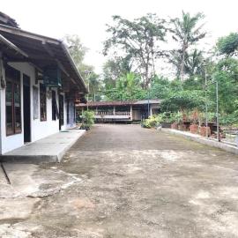 Hotel O Homestay Banyumili Samigaluh, ξενοδοχείο σε Semigaluh