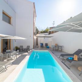 Nuova -Luxury Rooms & Apartment-, hotel in Olbia