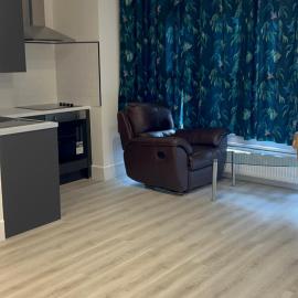 Great ground floor studio in ealing, Hotel in Greenford