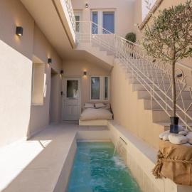 Private Villa Two Seperate Homes and Jacuzzi Retreat