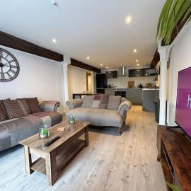 The Maltings - Contemporary 2 bedroom apartment with en-suite