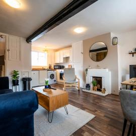 Laburnum Cottages - 1BR, Heart of Town, hotelli kohteessa Stratford-upon-Avon