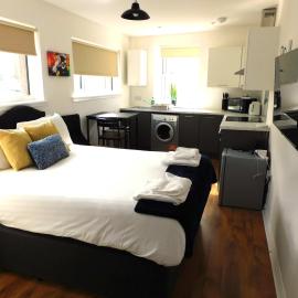 No 3 - Modern Studio Apartment in Lanark Town Centre，拉納克的飯店