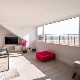 Stunning Sea View Penthouse – 2 Bedroom – 2 Bathroom, hotel in Gorleston-on-Sea