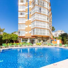 Apartamentos Doramar, viešbutis Benalmadenoje