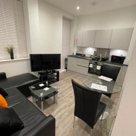 1 bed apartment in the heart of Staines town centre, hotel a Staines upon Thames