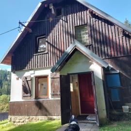 The House Next to the Forest - LAKMAT, hotel a Nové Hamry