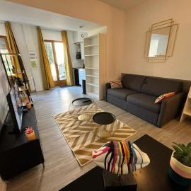 Le Salon Doré Apartment, hotel a Montbéliard
