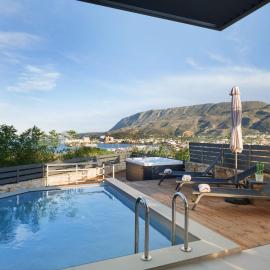 Thearia villa I - seaview , private heated pool & jacuzzi, hotel en Suda