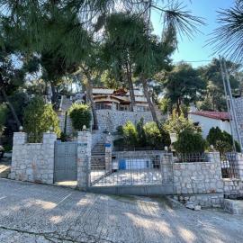 pines & sea, hotel en Sofiko