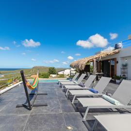 Lahara Suites with amazing view, hotel din Dorp Soto