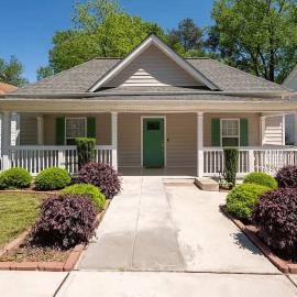 Modern 3-bedroom, big fence yard, Pets stay free