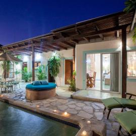 Downtown, private pool, historic house
