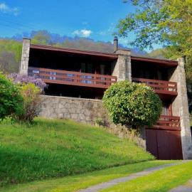Faido में, होटल Casa del Noce - in the heart of Swiss Alps