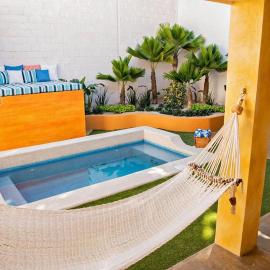 walk to malecón, private Pool and Garden
