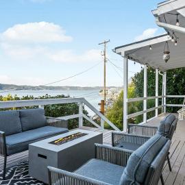 'Cedar & Sage' Waterfront Cottage on Puget Sound, hotel din Browns Point