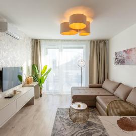 Lakeside 101 Apartment