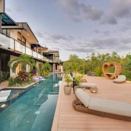 The Bungalows #5 - Boutique Hotel in Flamingo Beach - Ground Level Studio